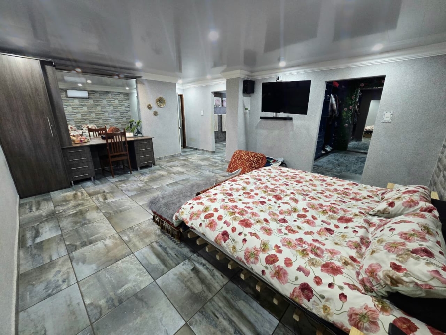 3 Bedroom Property for Sale in Mooilande Gauteng
