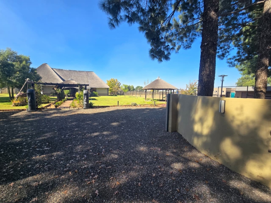 3 Bedroom Property for Sale in Mooilande Gauteng