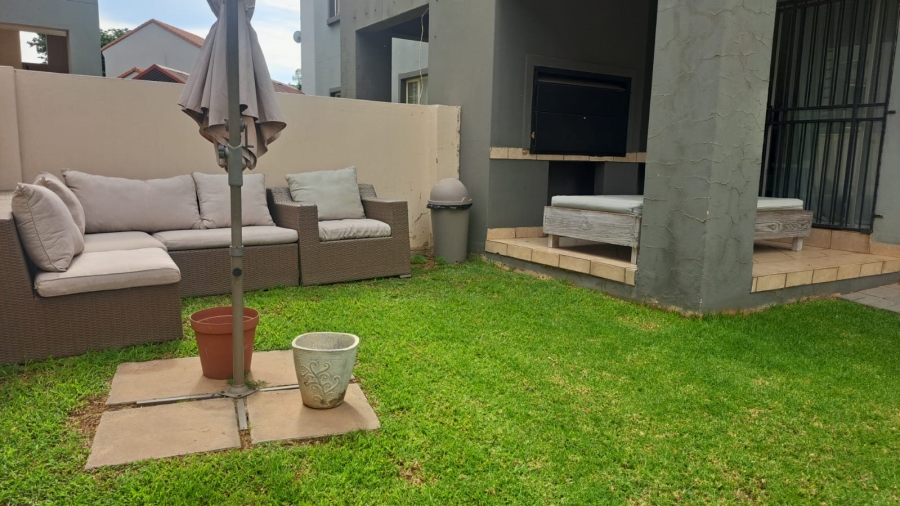 To Let 2 Bedroom Property for Rent in Country View Gauteng