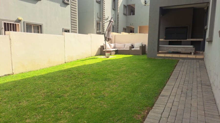 To Let 2 Bedroom Property for Rent in Country View Gauteng
