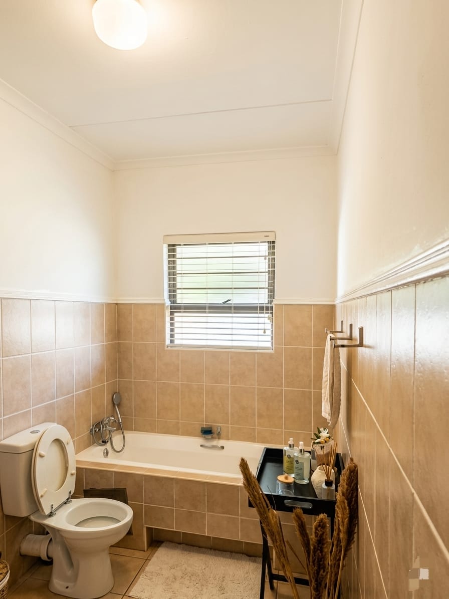 To Let 2 Bedroom Property for Rent in Broadacres Gauteng