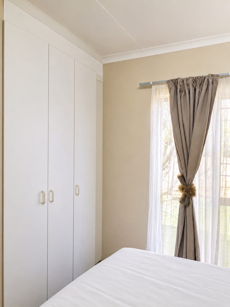 To Let 2 Bedroom Property for Rent in Broadacres Gauteng