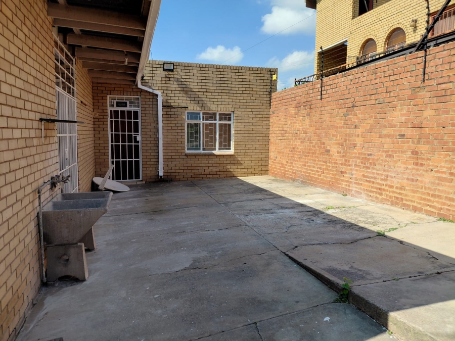 To Let 2 Bedroom Property for Rent in Laudium Gauteng
