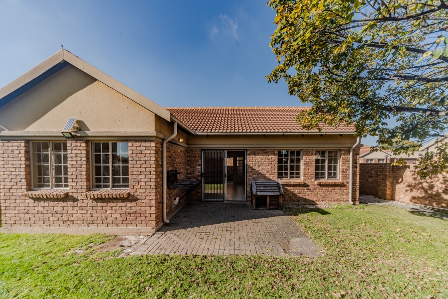 2 Bedroom Property for Sale in Equestria Gauteng