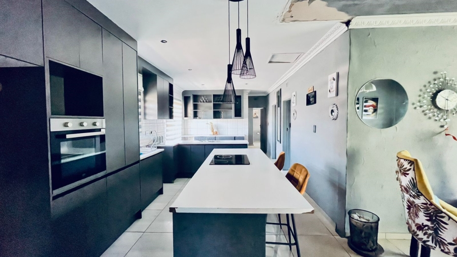3 Bedroom Property for Sale in Crystal Park Gauteng