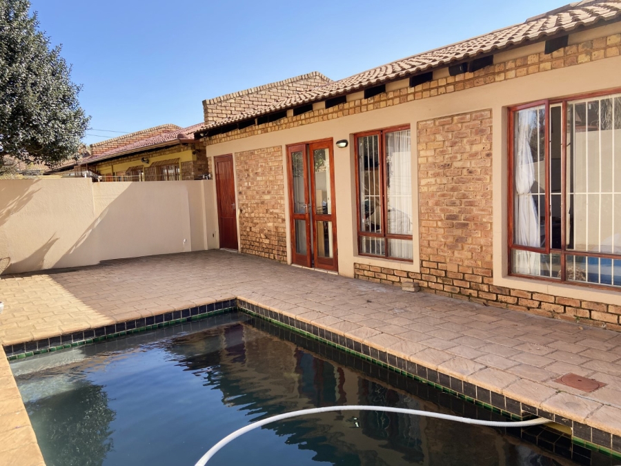 3 Bedroom Property for Sale in Albertville Gauteng
