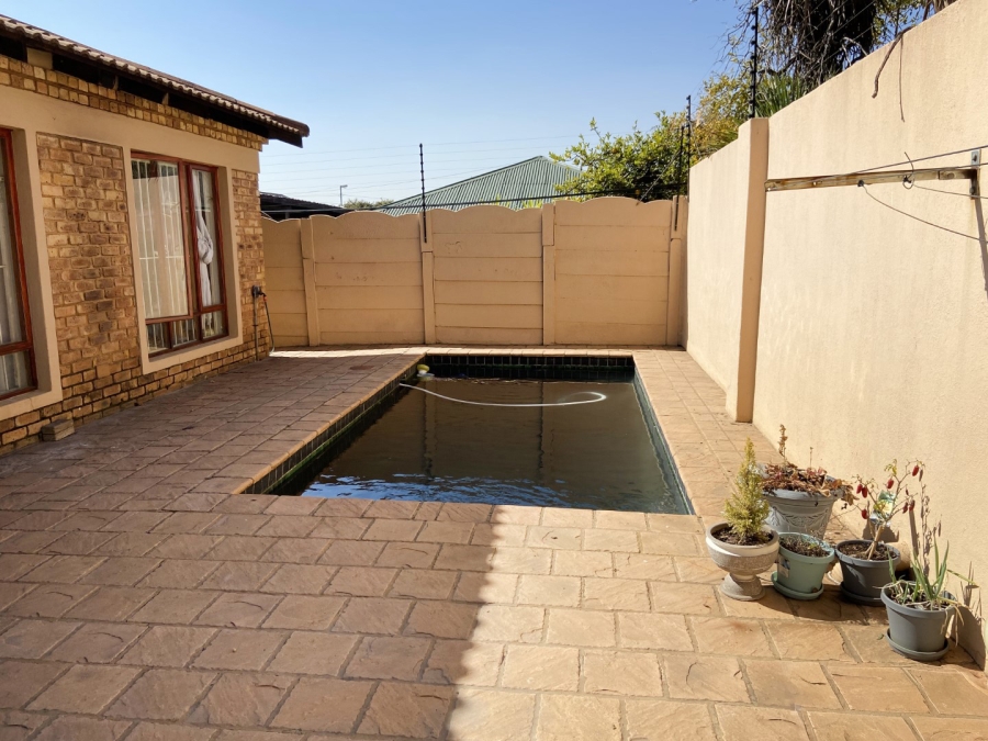 3 Bedroom Property for Sale in Albertville Gauteng
