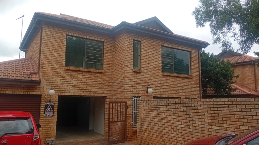To Let 3 Bedroom Property for Rent in Allens Nek Gauteng