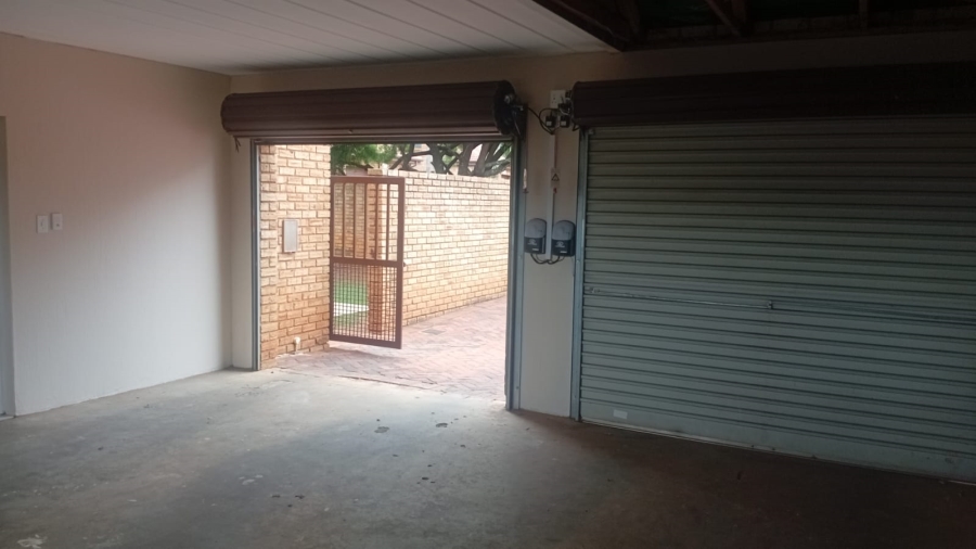 To Let 3 Bedroom Property for Rent in Allens Nek Gauteng