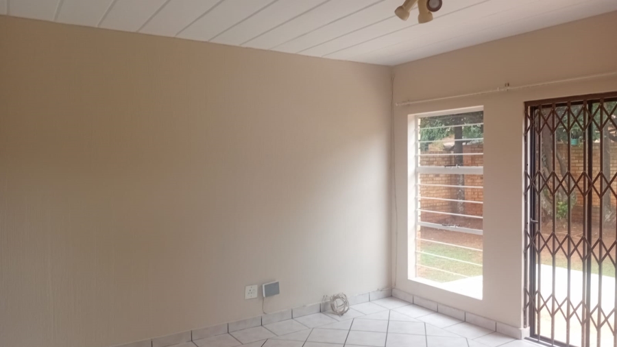 To Let 3 Bedroom Property for Rent in Allens Nek Gauteng