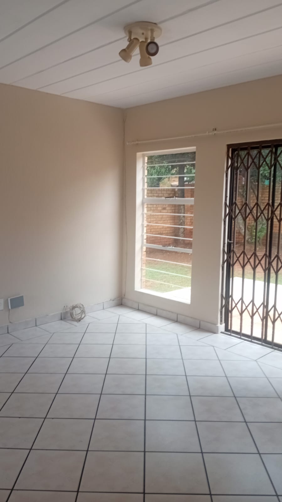 To Let 3 Bedroom Property for Rent in Allens Nek Gauteng