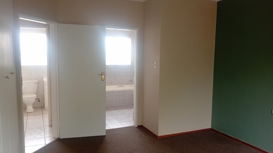 To Let 3 Bedroom Property for Rent in Allens Nek Gauteng