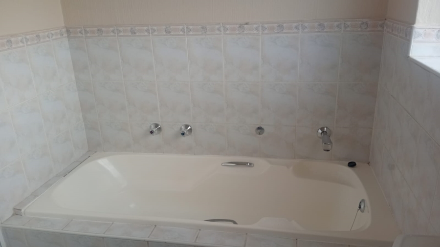 To Let 3 Bedroom Property for Rent in Allens Nek Gauteng