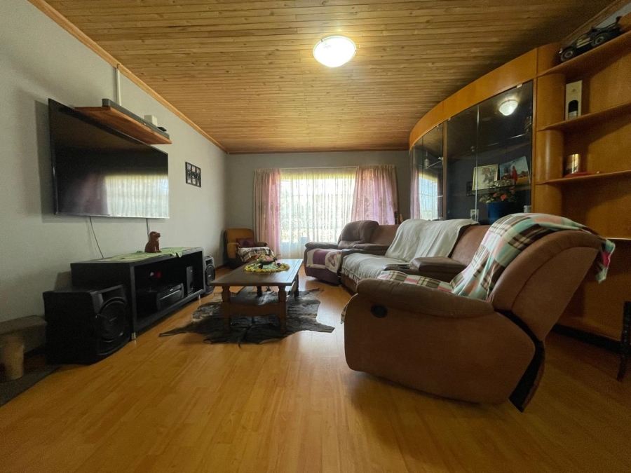 7 Bedroom Property for Sale in Hillside Gauteng