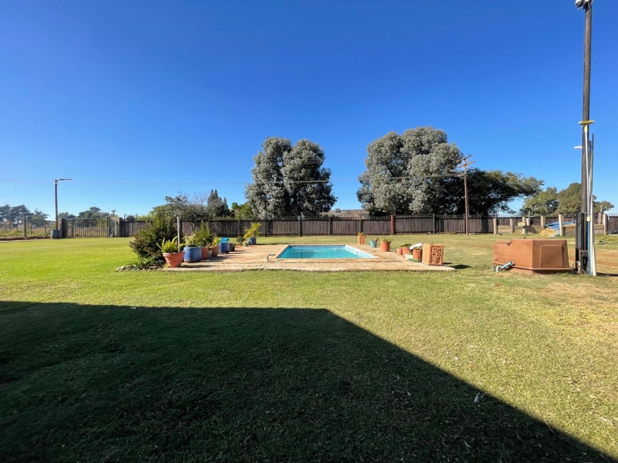 7 Bedroom Property for Sale in Hillside Gauteng
