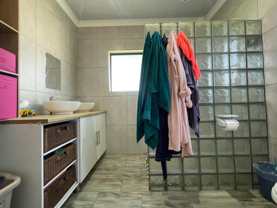 7 Bedroom Property for Sale in Hillside Gauteng