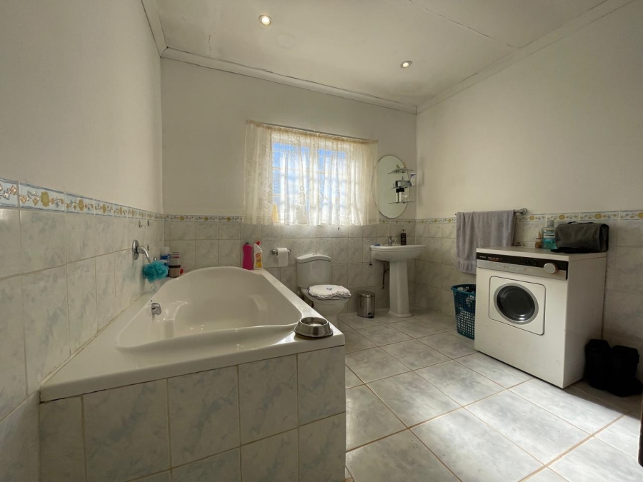 7 Bedroom Property for Sale in Hillside Gauteng