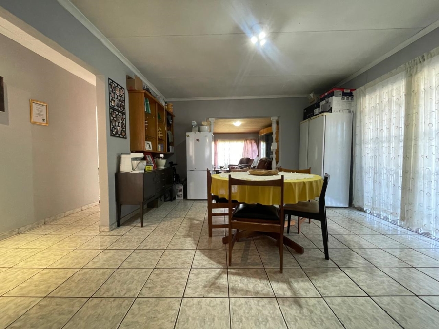 7 Bedroom Property for Sale in Hillside Gauteng