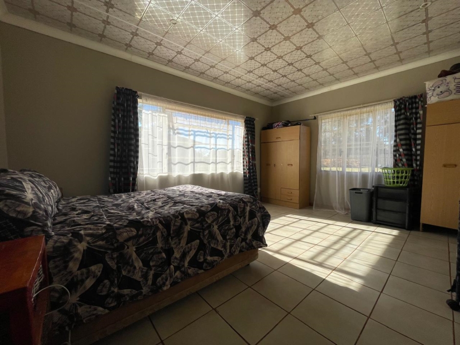 7 Bedroom Property for Sale in Hillside Gauteng
