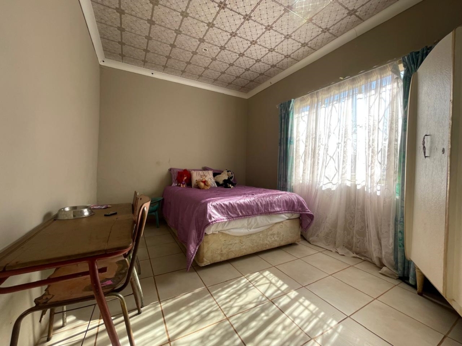 7 Bedroom Property for Sale in Hillside Gauteng