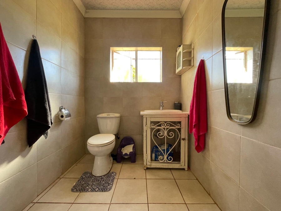 7 Bedroom Property for Sale in Hillside Gauteng