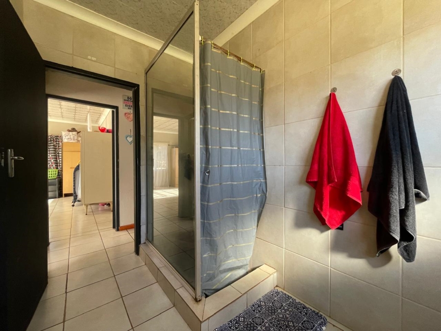 7 Bedroom Property for Sale in Hillside Gauteng