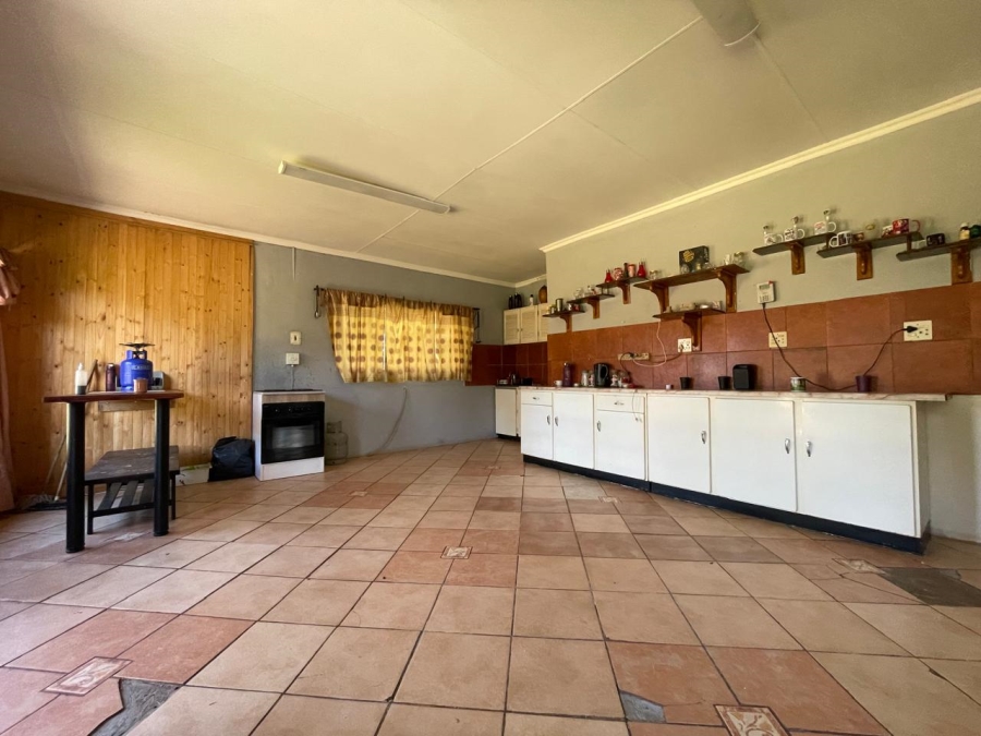 7 Bedroom Property for Sale in Hillside Gauteng
