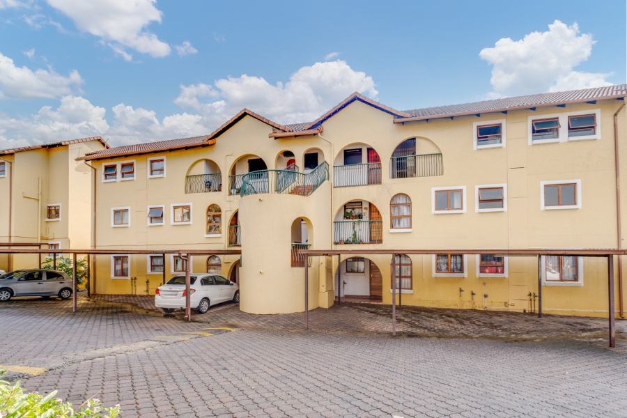 2 Bedroom Property for Sale in Sundowner Gauteng