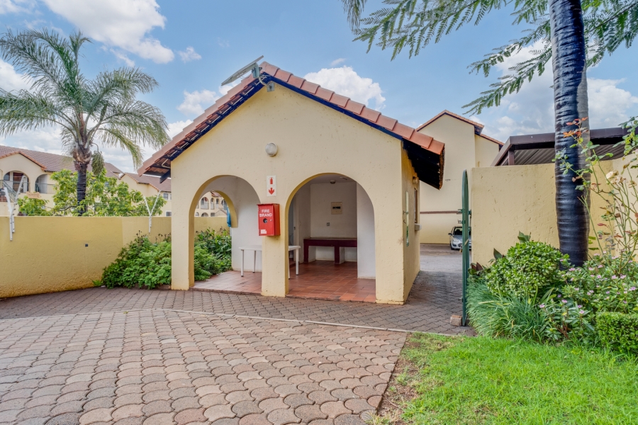 2 Bedroom Property for Sale in Sundowner Gauteng