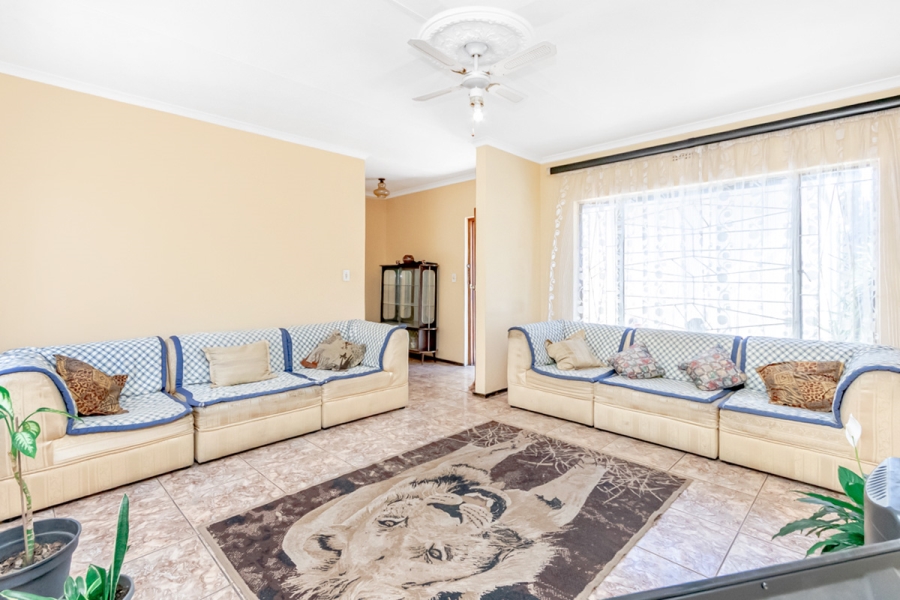 4 Bedroom Property for Sale in Diepkloof Gauteng
