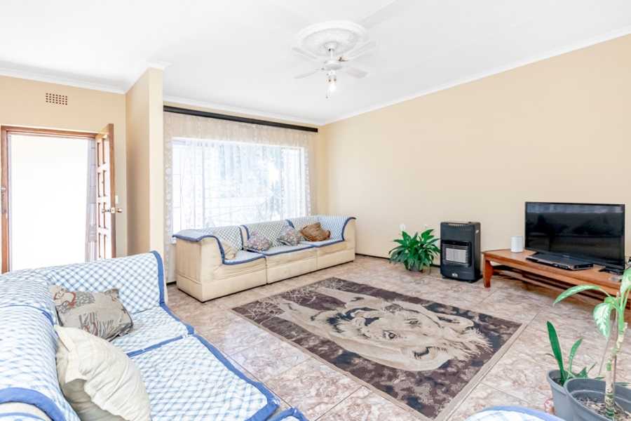 4 Bedroom Property for Sale in Diepkloof Gauteng