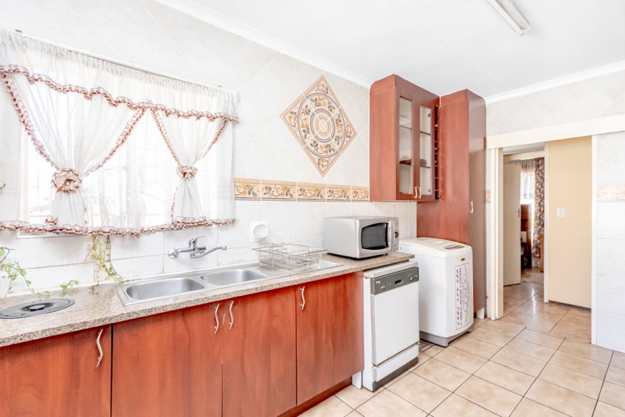 4 Bedroom Property for Sale in Diepkloof Gauteng