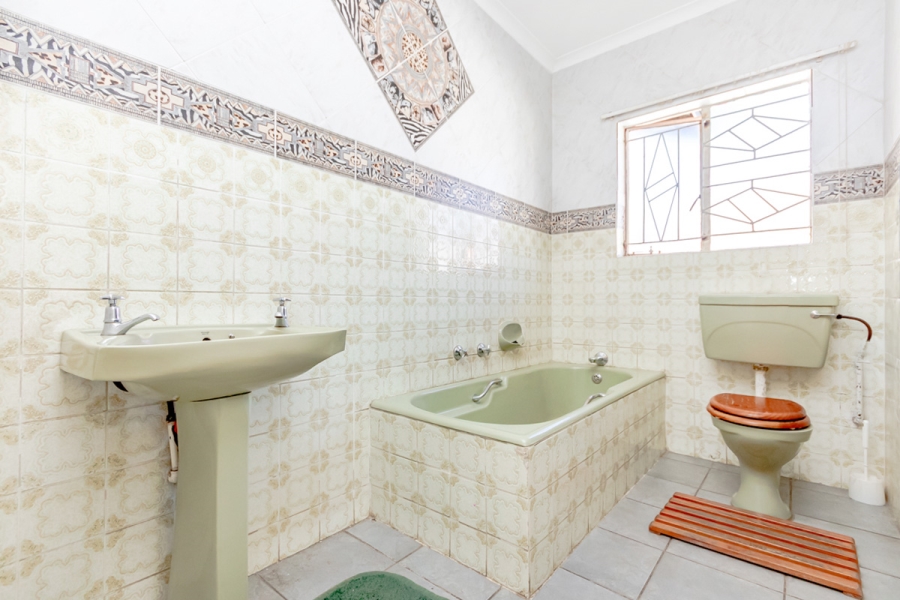 4 Bedroom Property for Sale in Diepkloof Gauteng
