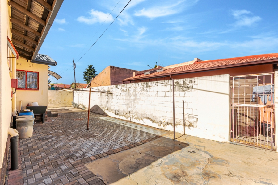 4 Bedroom Property for Sale in Diepkloof Gauteng