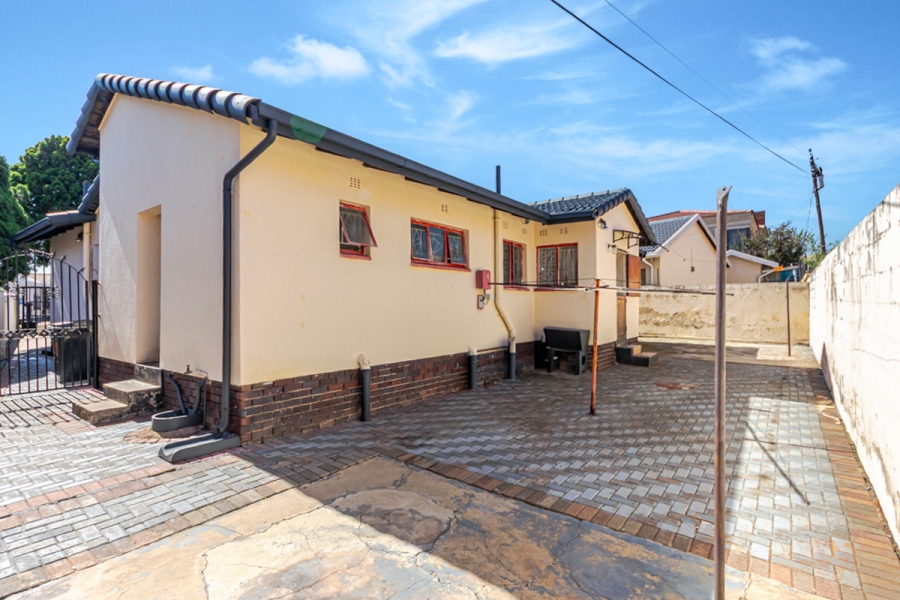 4 Bedroom Property for Sale in Diepkloof Gauteng