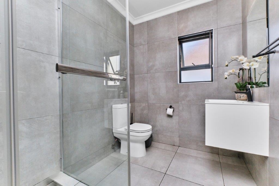 2 Bedroom Property for Sale in Ferndale Gauteng