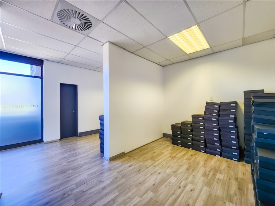 To Let Commercial Property for Rent in Magaliessig Gauteng