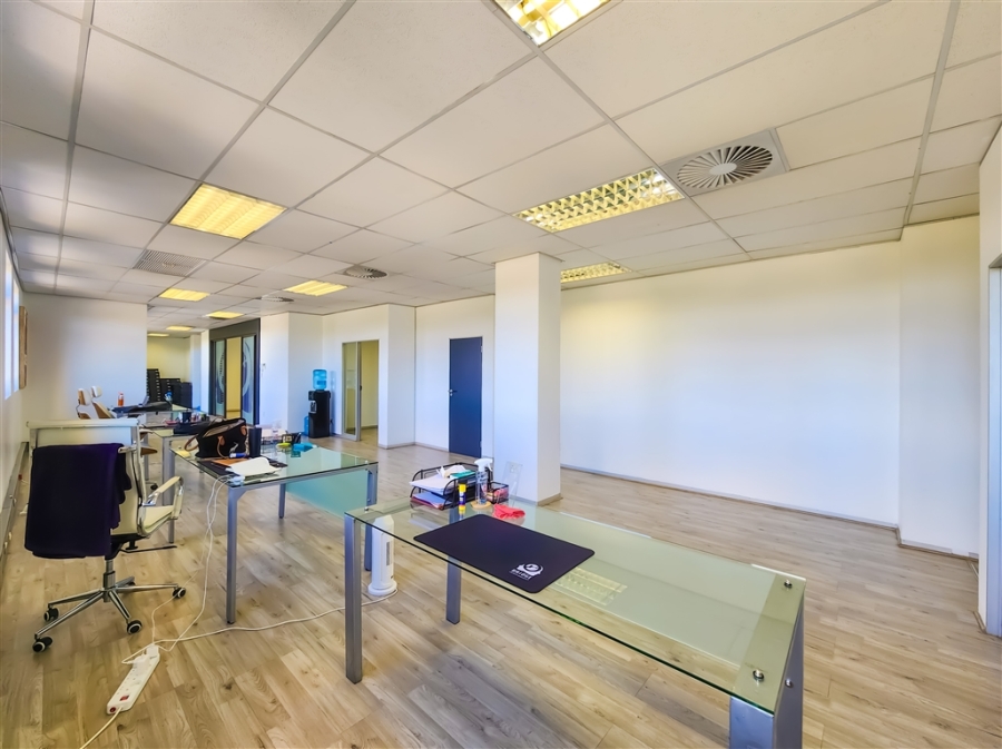 To Let Commercial Property for Rent in Magaliessig Gauteng