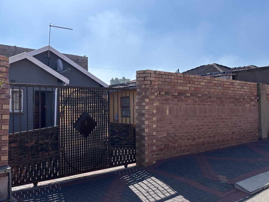 2 Bedroom Property for Sale in Naturena Gauteng