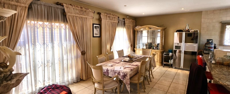4 Bedroom Property for Sale in Mulbarton Gauteng