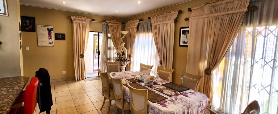 4 Bedroom Property for Sale in Mulbarton Gauteng