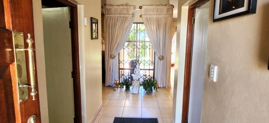 4 Bedroom Property for Sale in Mulbarton Gauteng