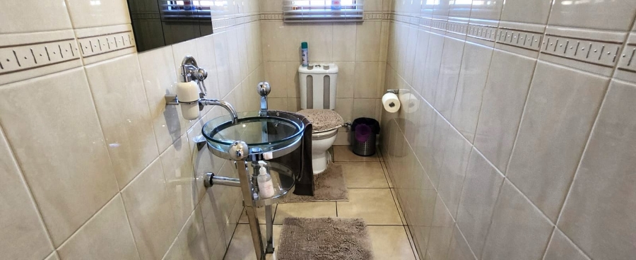 4 Bedroom Property for Sale in Mulbarton Gauteng