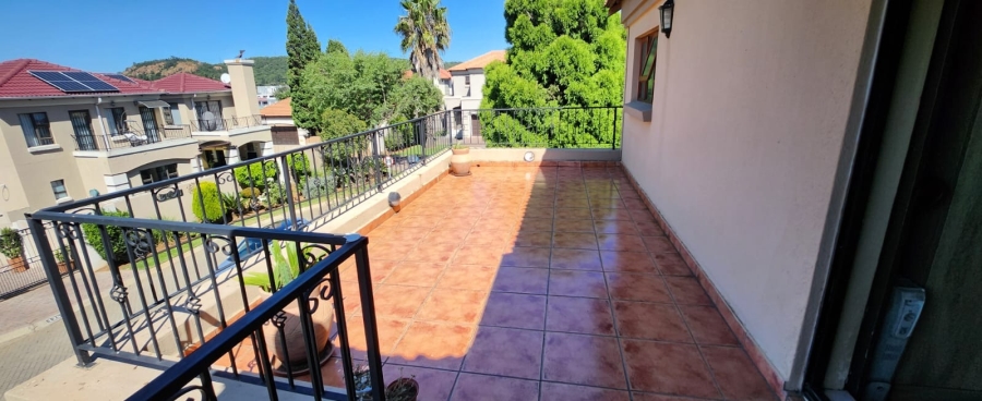 4 Bedroom Property for Sale in Mulbarton Gauteng