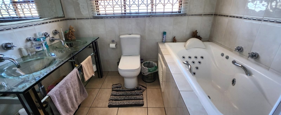 4 Bedroom Property for Sale in Mulbarton Gauteng