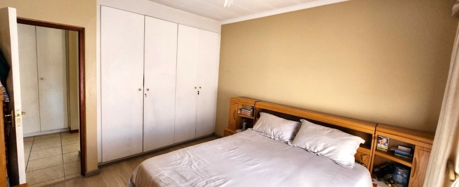 4 Bedroom Property for Sale in Mulbarton Gauteng