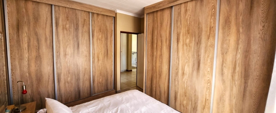 4 Bedroom Property for Sale in Mulbarton Gauteng