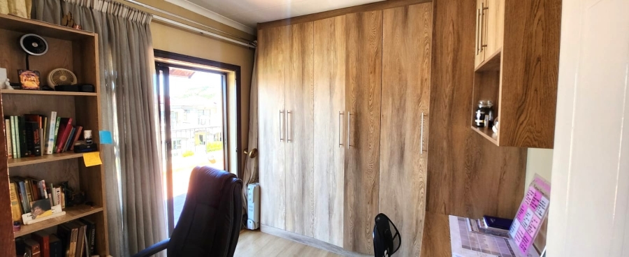 4 Bedroom Property for Sale in Mulbarton Gauteng