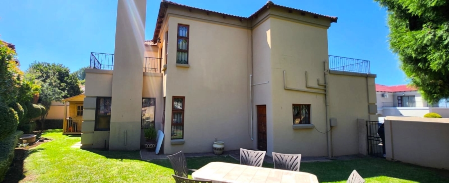 4 Bedroom Property for Sale in Mulbarton Gauteng