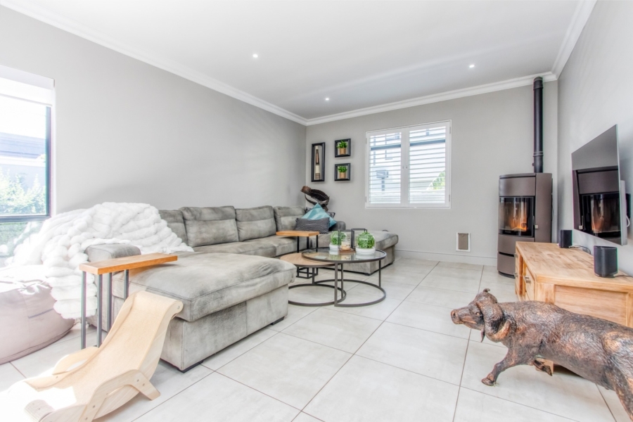 4 Bedroom Property for Sale in Broadacres Gauteng